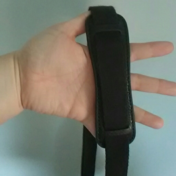 The Sak leather crossbody - Picture 5 of 8